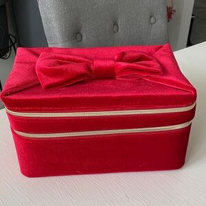 Estée Lauder Iconic Red Velvet Bow Makeup Train Case Cosmetic Beauty Travel